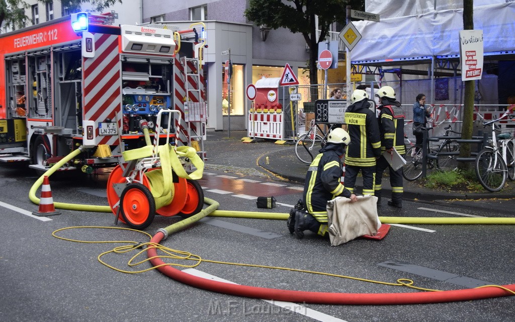 Feuer 2 Koeln Nippes Neusserstr P226.JPG - Miklos Laubert